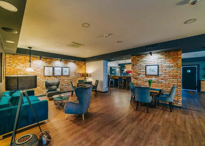 斯考特酒店 3* 琴斯托霍瓦